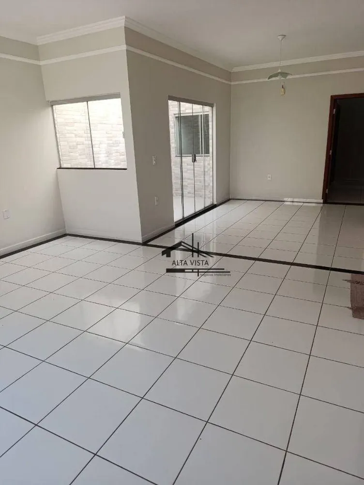 Casa, 3 quartos, 134 m² - Foto 3