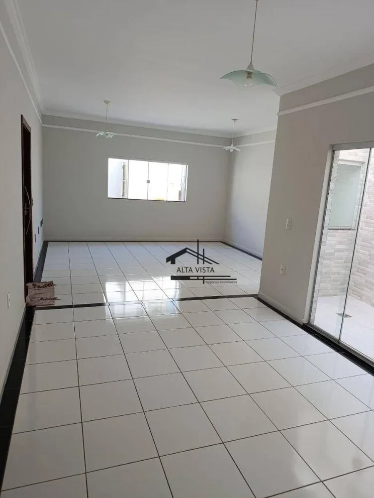 Casa, 3 quartos, 134 m² - Foto 1