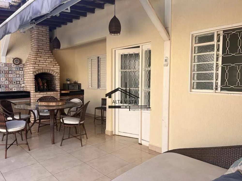 Casa, 3 quartos, 250 m² - Foto 2