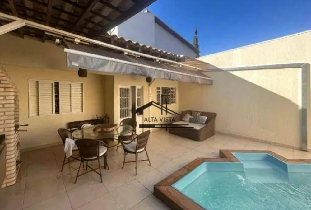 Casa, 3 quartos, 250 m² - Foto 1