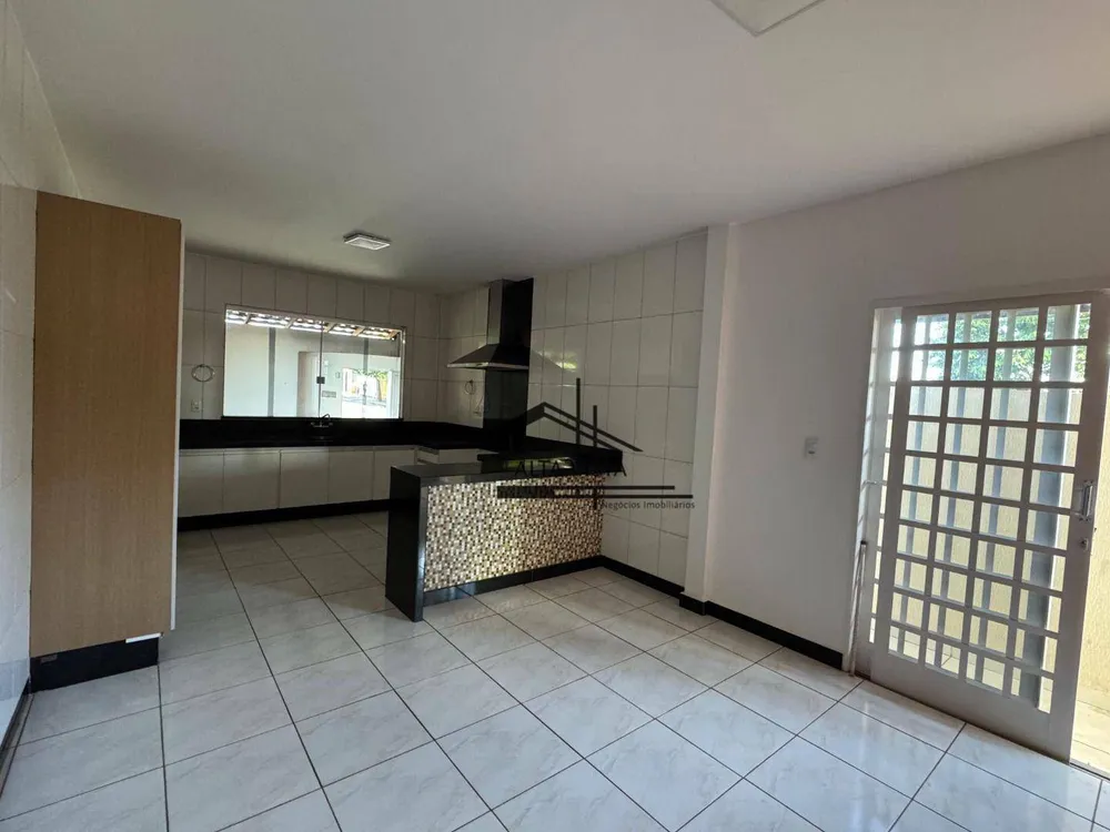 Casa, 3 quartos, 250 m² - Foto 4