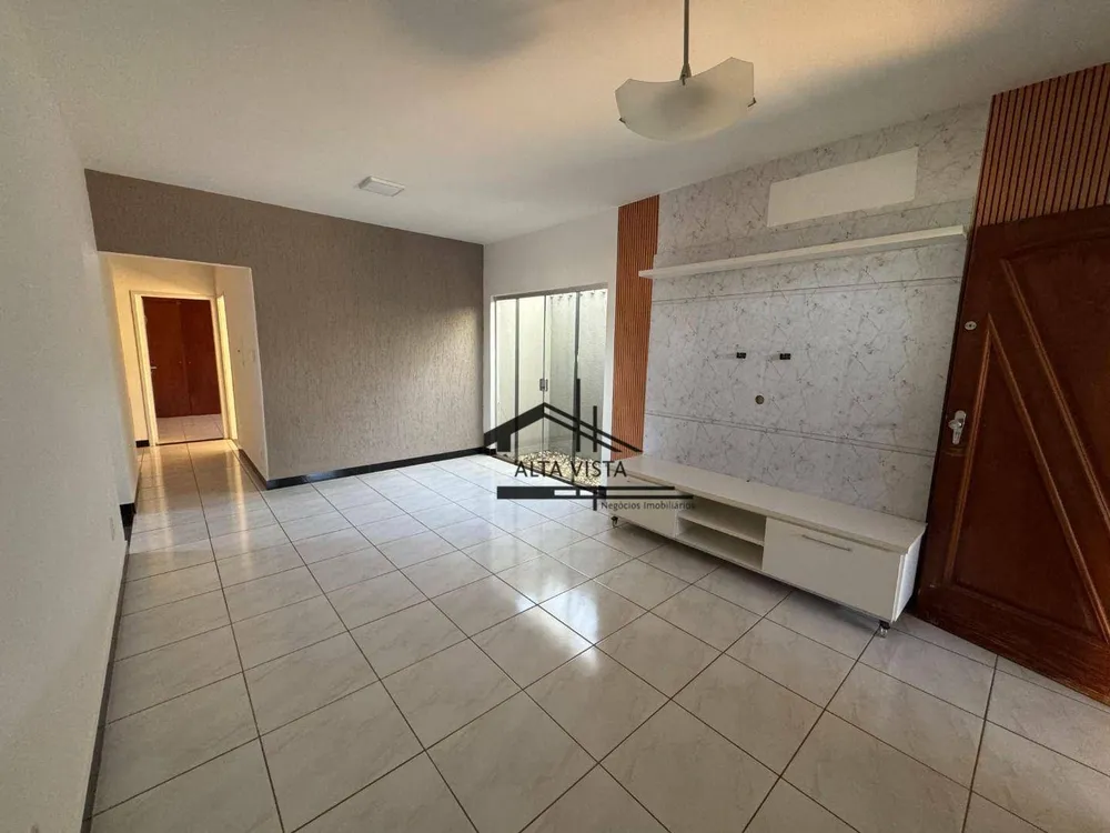 Casa, 3 quartos, 250 m² - Foto 1