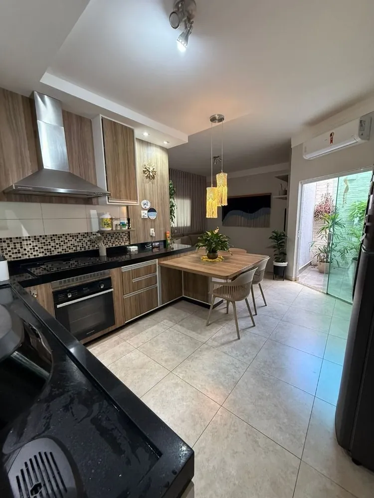 Casa, 3 quartos, 200 m² - Foto 3