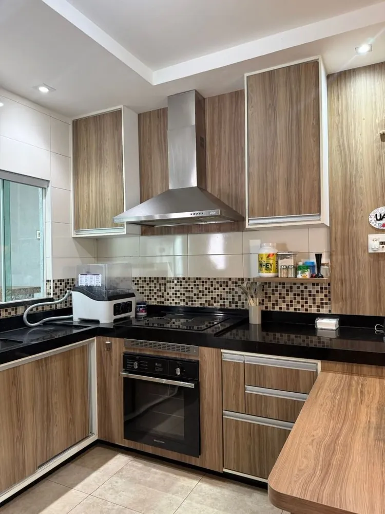 Casa, 3 quartos, 200 m² - Foto 1