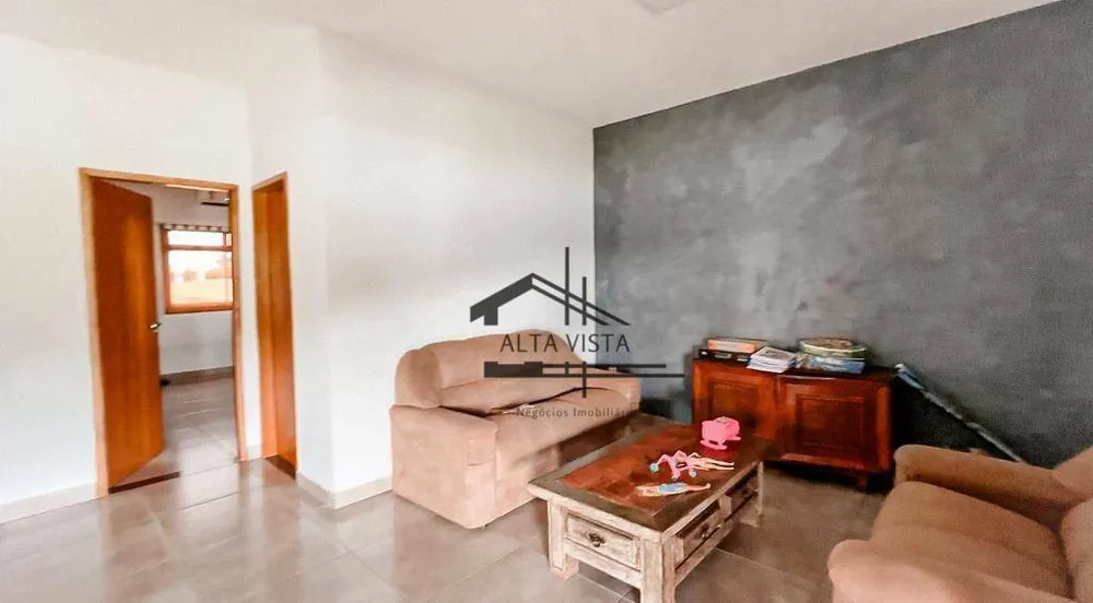 Chácara, 3 quartos, 1231 m² - Foto 1
