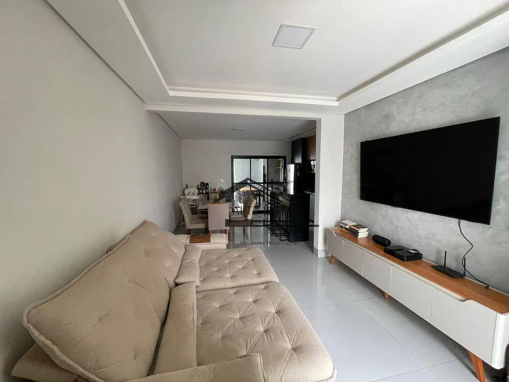 Casa, 3 quartos, 98 m² - Foto 1