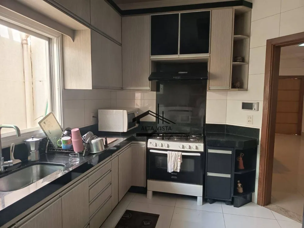 Casa, 3 quartos, 240 m² - Foto 4