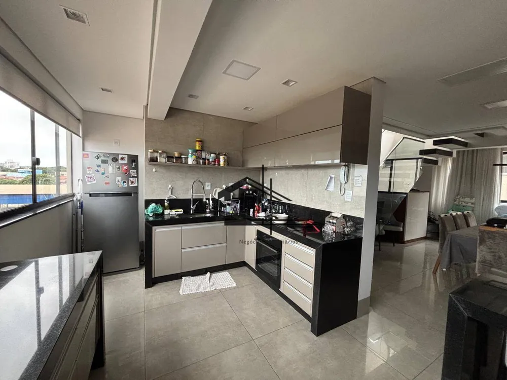 Cobertura, 3 quartos, 182 m² - Foto 6