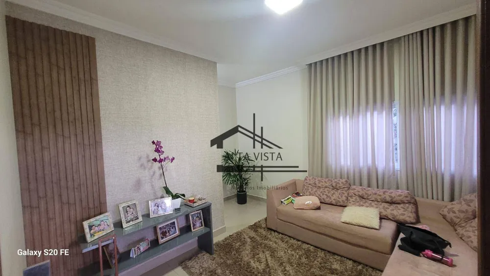 Casa, 3 quartos, 200 m² - Foto 1