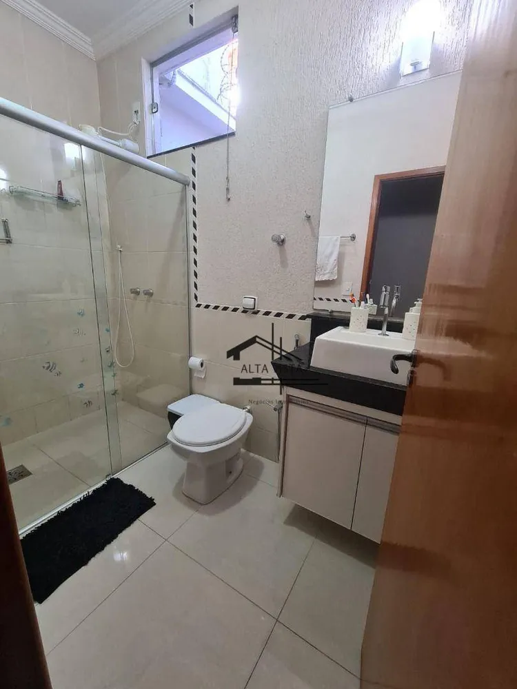 Casa, 4 quartos, 240 m² - Foto 12