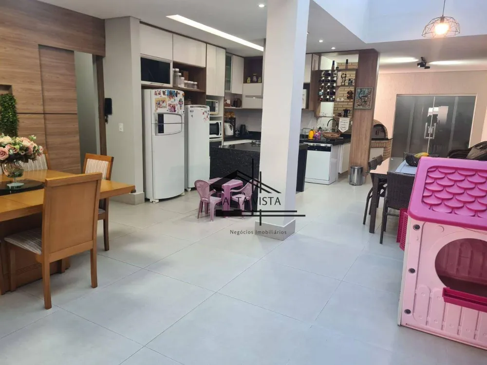Casa, 4 quartos, 240 m² - Foto 6