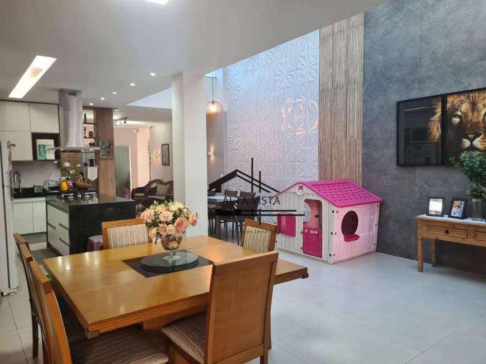 Casa, 4 quartos, 240 m² - Foto 8