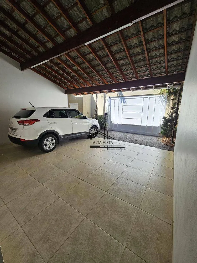Casa, 4 quartos, 225 m² - Foto 3