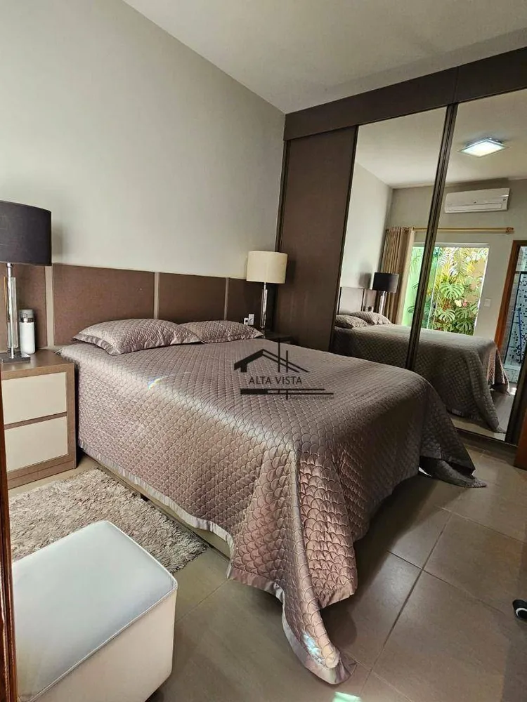 Casa, 4 quartos, 225 m² - Foto 2
