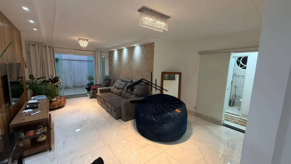 Casa, 3 quartos, 200 m² - Foto 2