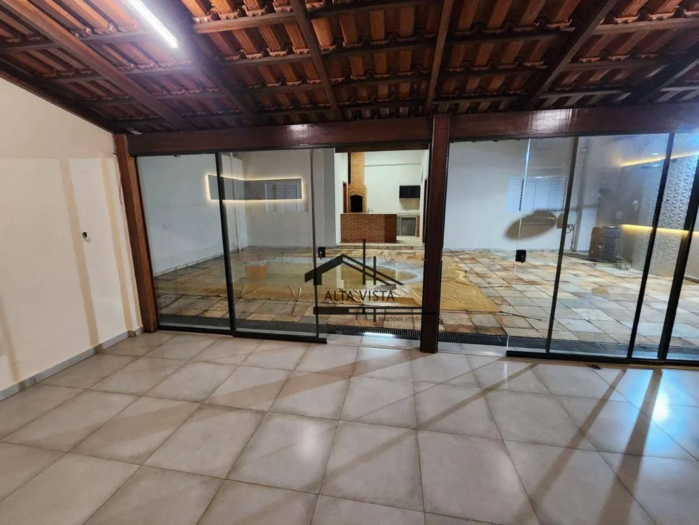 Casa, 3 quartos, 200 m² - Foto 1