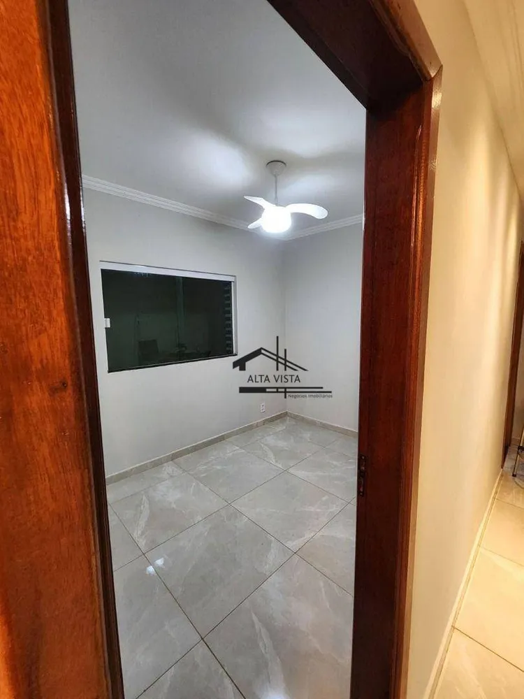 Casa, 3 quartos, 200 m² - Foto 2