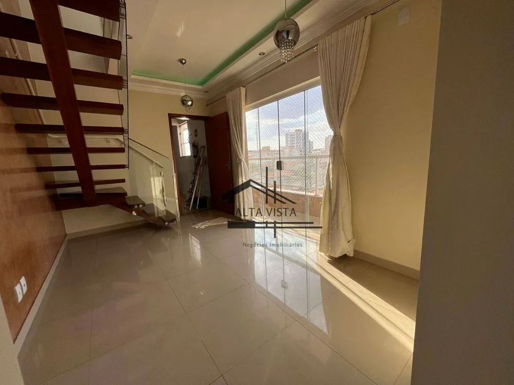 Apartamento, 3 quartos, 140 m² - Foto 2