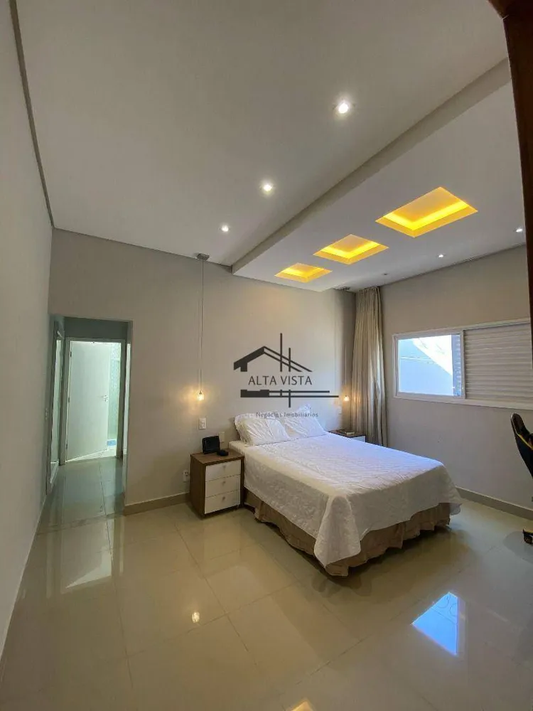 Casa, 3 quartos, 300 m² - Foto 11