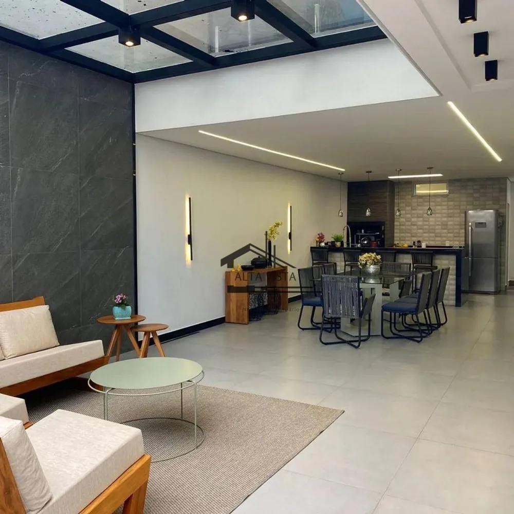 Casa, 4 quartos, 260 m² - Foto 1