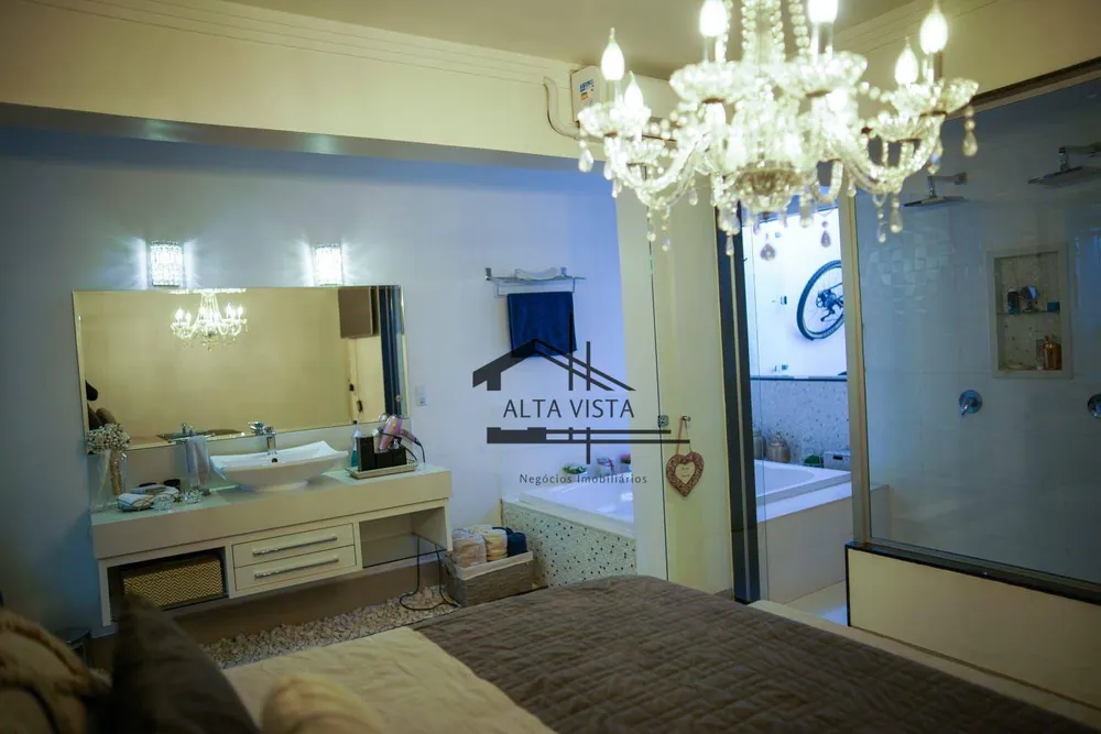 Casa, 3 quartos, 250 m² - Foto 1