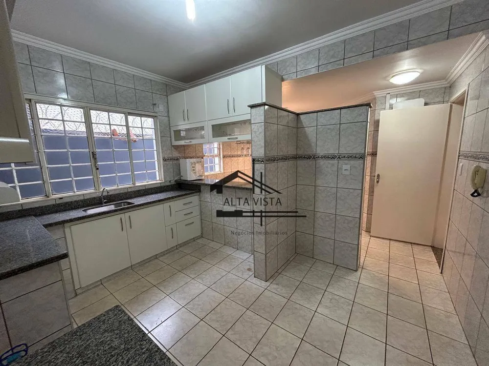 Casa, 3 quartos, 278 m² - Foto 4