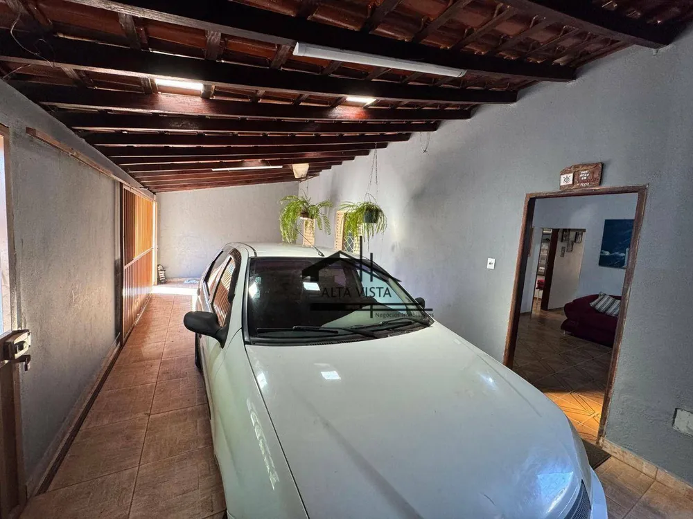 Casa, 3 quartos, 250 m² - Foto 1