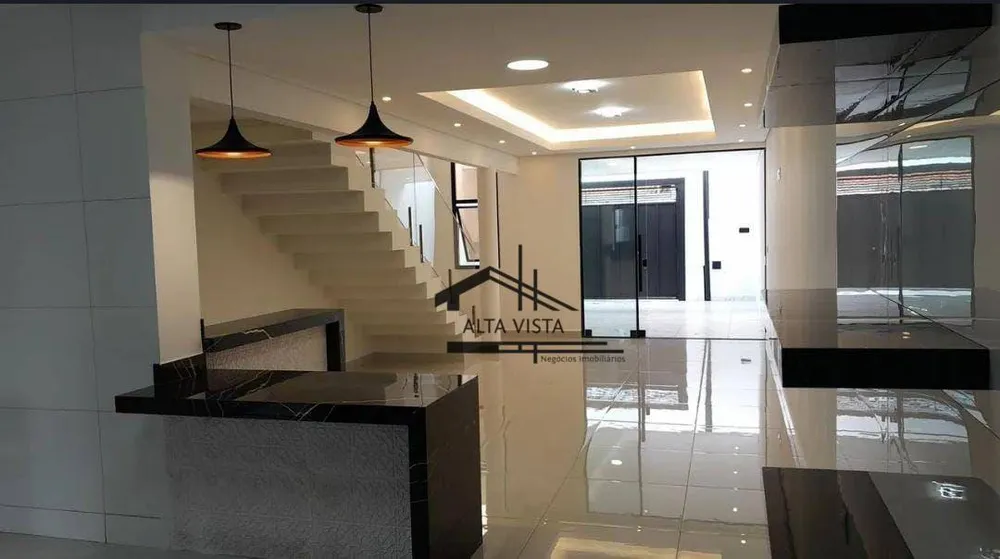 Sobrado, 3 quartos, 185 m² - Foto 1