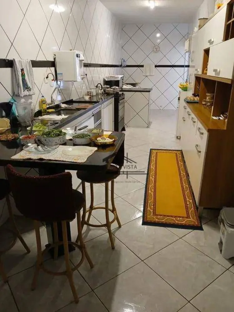 Casa, 3 quartos, 210 m² - Foto 1