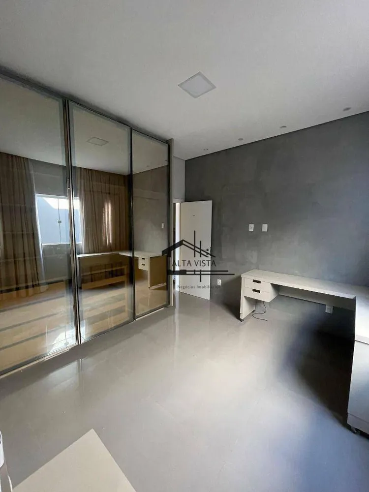 Sobrado, 3 quartos, 240 m² - Foto 2