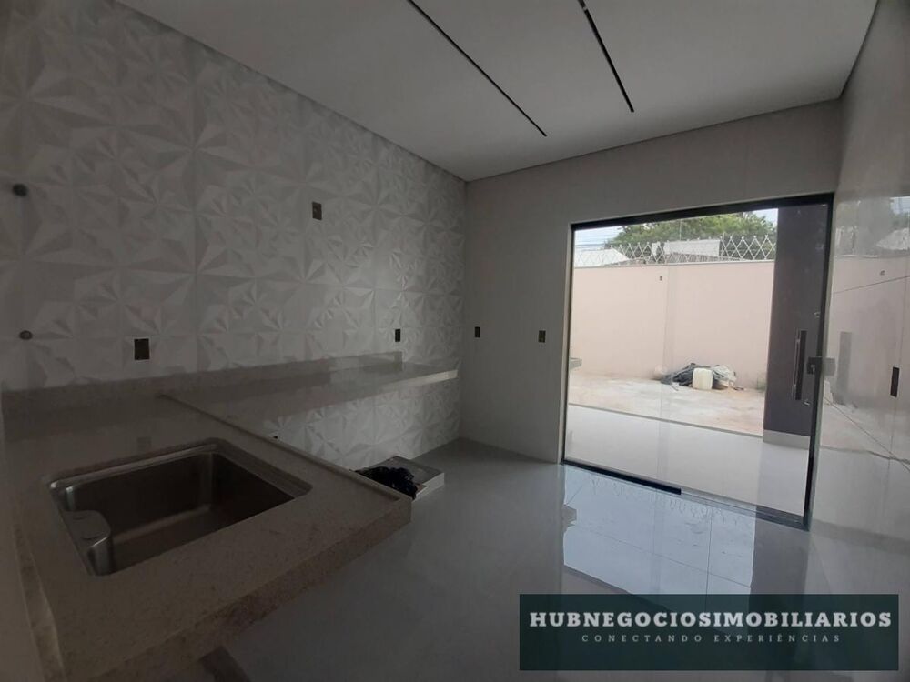 Casa à venda com 4 quartos, 210m² - Foto 4
