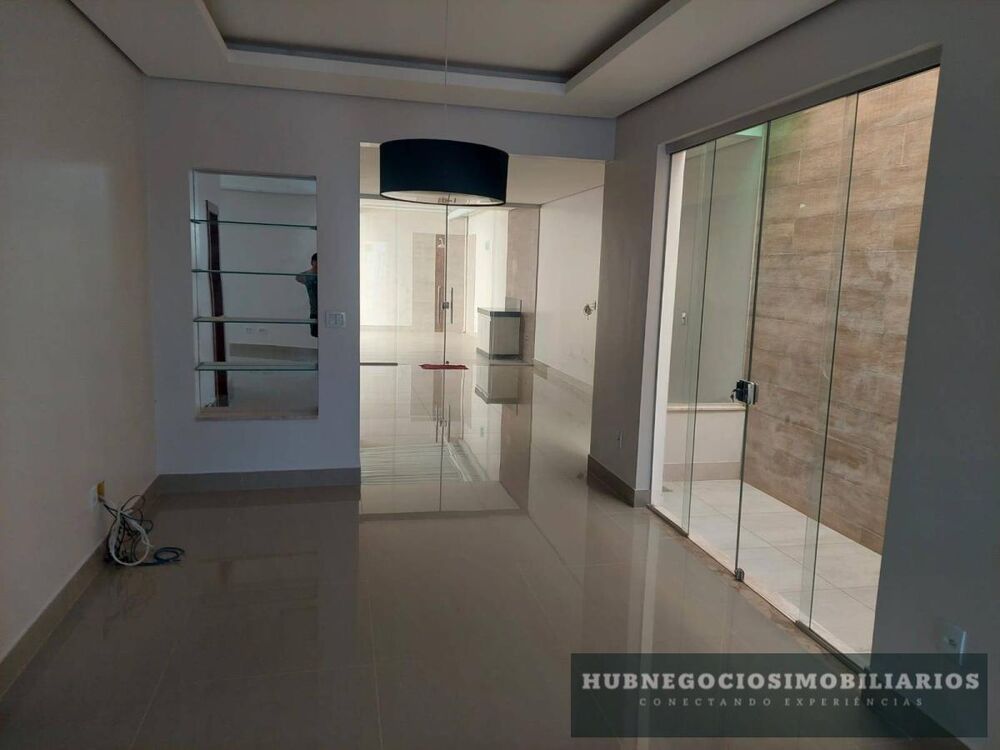 Casa à venda com 4 quartos, 350m² - Foto 3