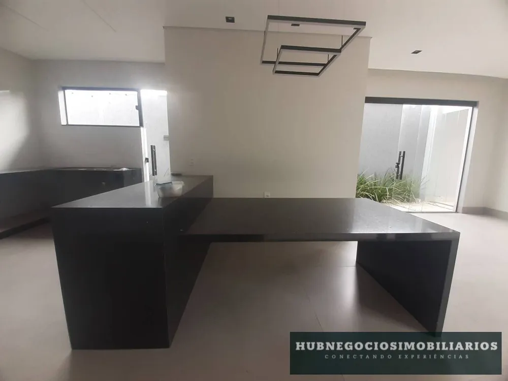 Casa, 4 quartos, 240 m² - Foto 1