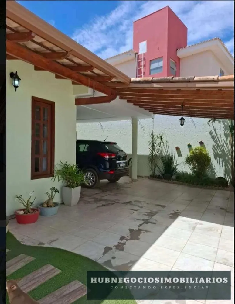Casa, 4 quartos, 271 m² - Foto 1