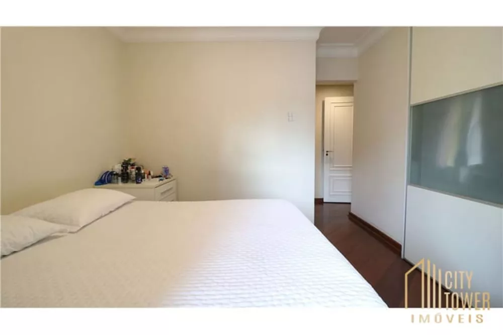 Apartamento à venda com 4 quartos, 227m² - Foto 4