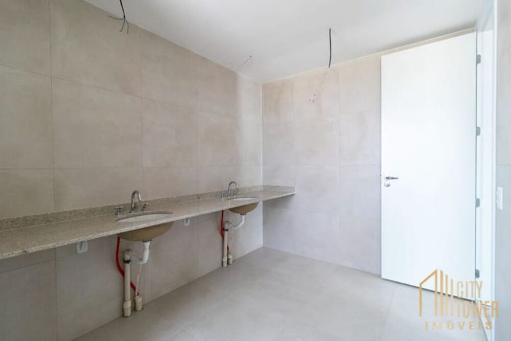 Apartamento, 3 quartos, 211 m² - Foto 1