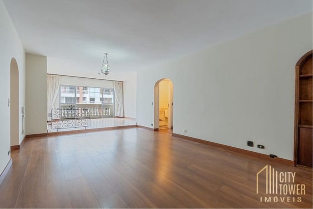 Apartamento à venda com 3 quartos, 137m² - Foto 1
