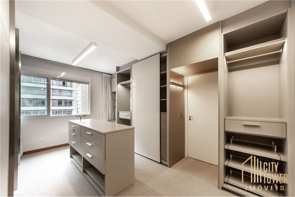 Apartamento, 3 quartos, 198 m² - Foto 1