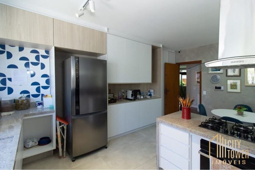 Casa à venda com 4 quartos, 314m² - Foto 10