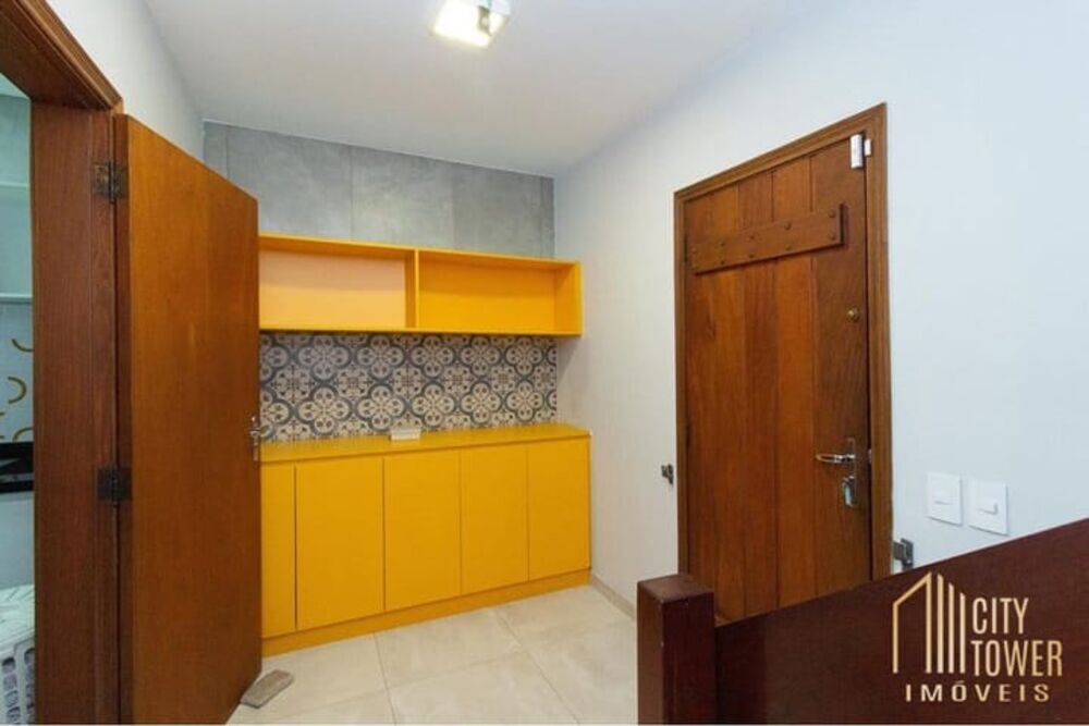 Casa à venda com 4 quartos, 314m² - Foto 2