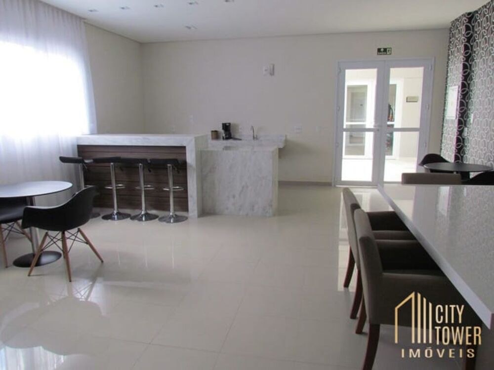 Apartamento à venda com 2 quartos, 68m² - Foto 4