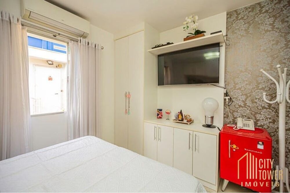Casa, 5 quartos, 231 m² - Foto 1