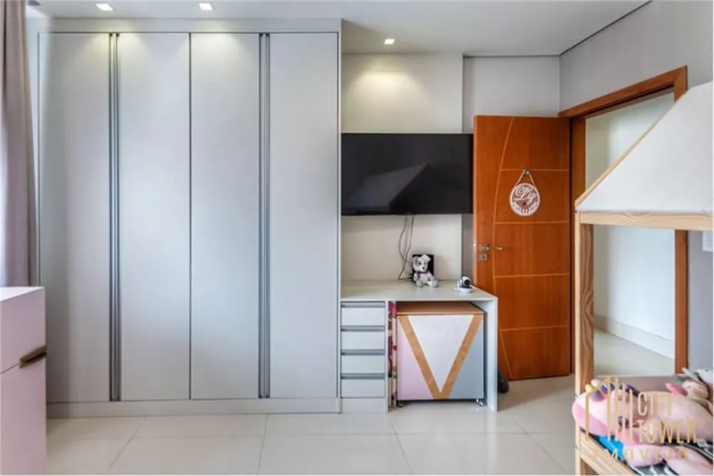 Apartamento à venda com 3 quartos, 165m² - Foto 3