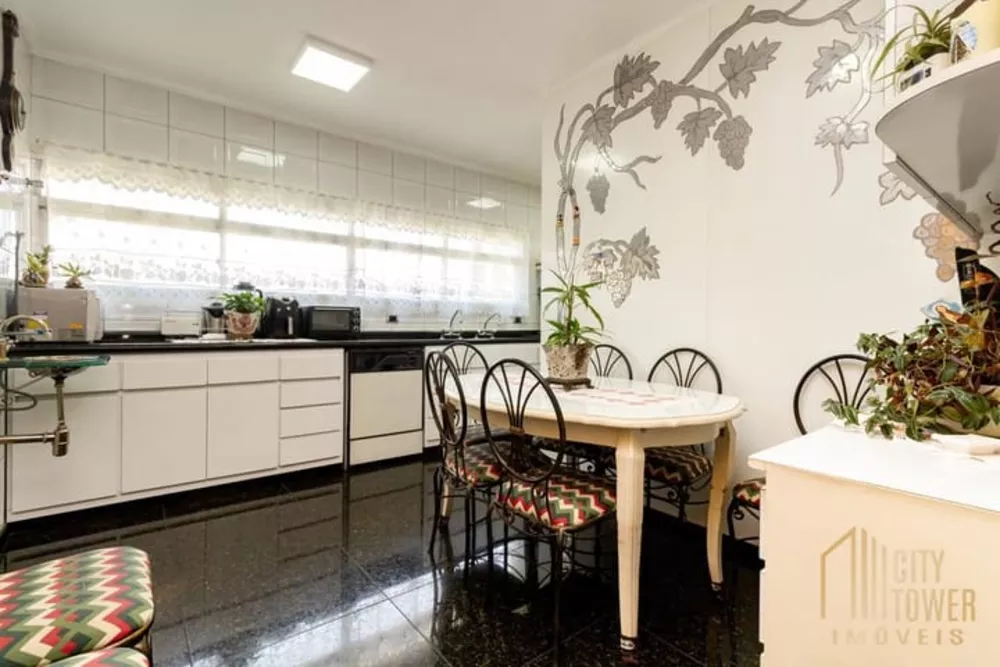 Apartamento à venda com 3 quartos, 182m² - Foto 9