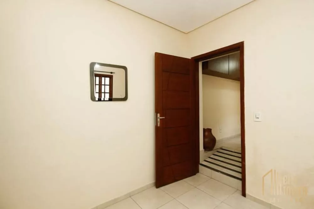 Casa à venda com 2 quartos, 94m² - Foto 2