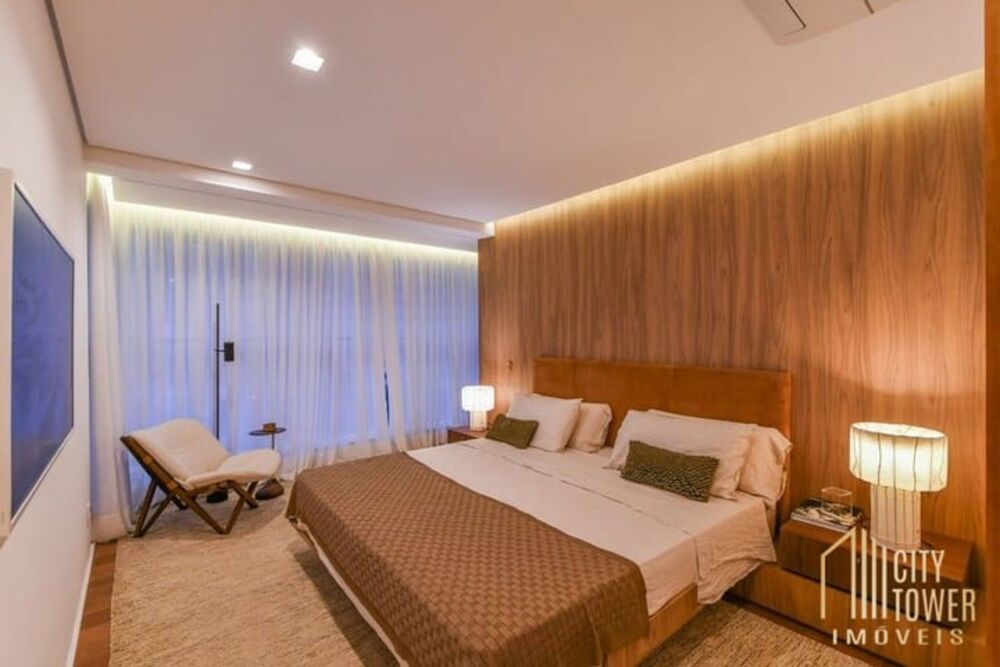 Apartamento, 3 quartos, 213 m² - Foto 1