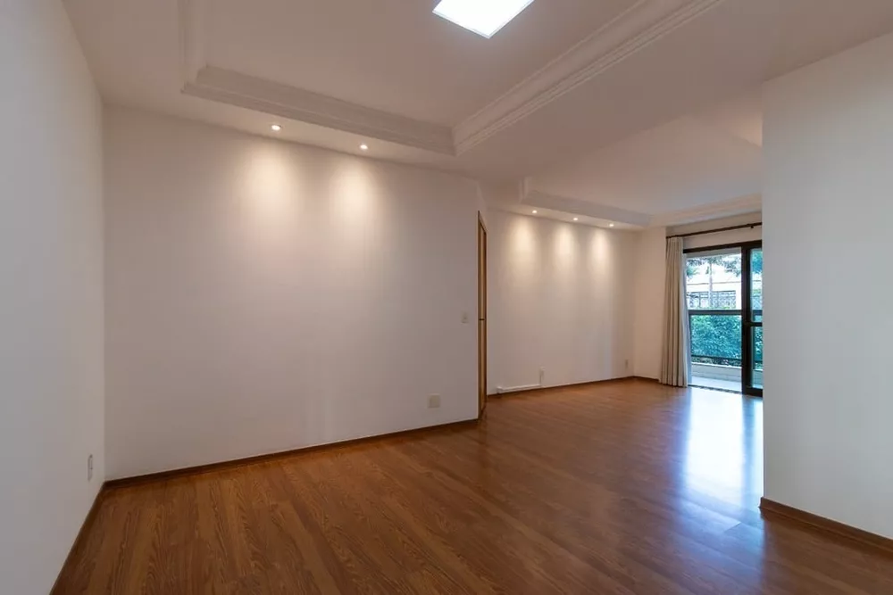 Apartamento à venda com 3 quartos, 110m² - Foto 2