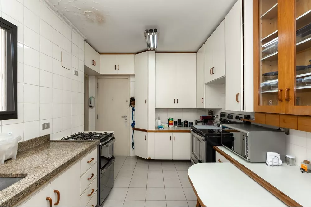 Apartamento à venda com 3 quartos, 151m² - Foto 4