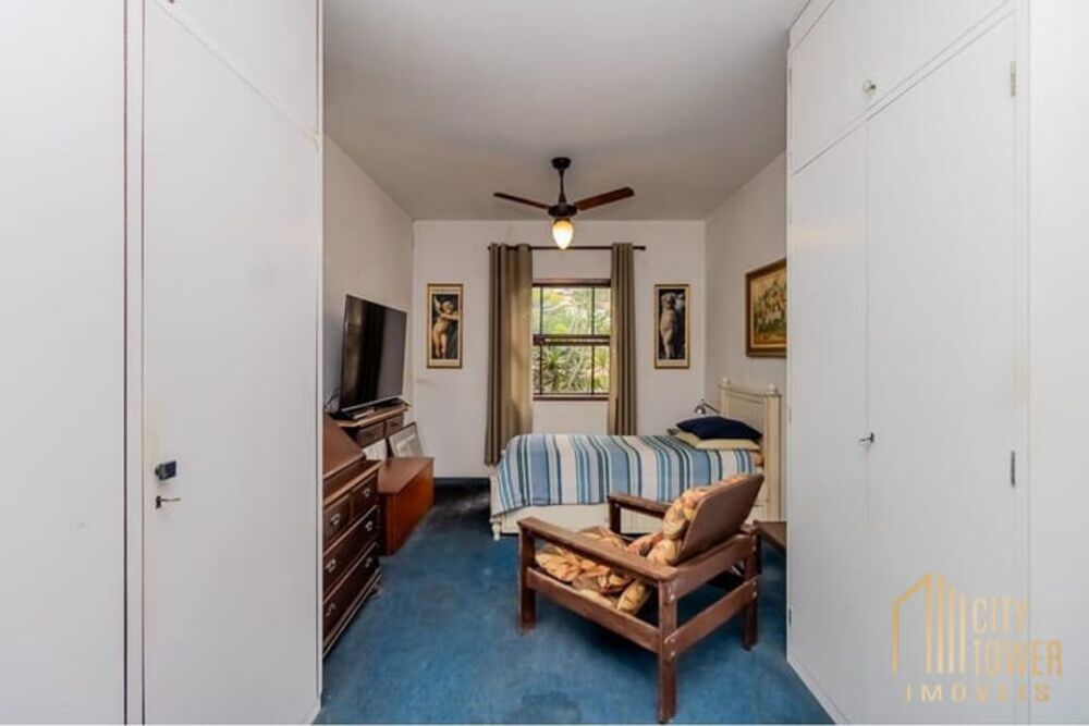 Casa, 6 quartos, 239 m² - Foto 1