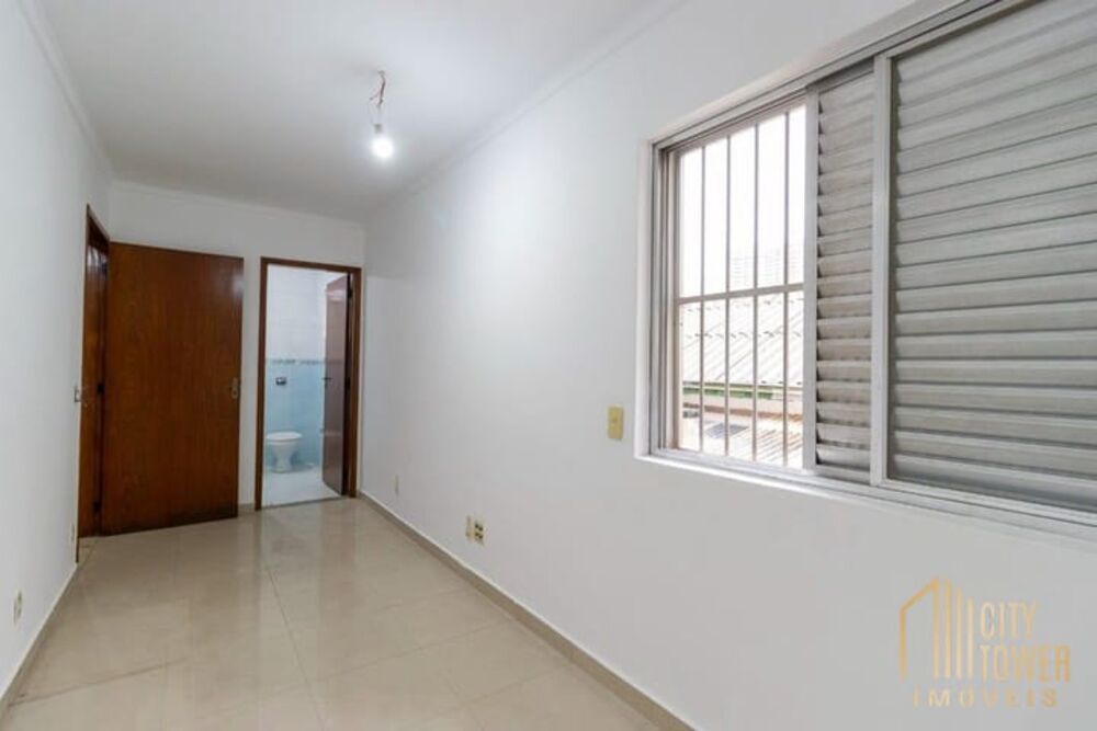 Casa à venda com 3 quartos, 240m² - Foto 4
